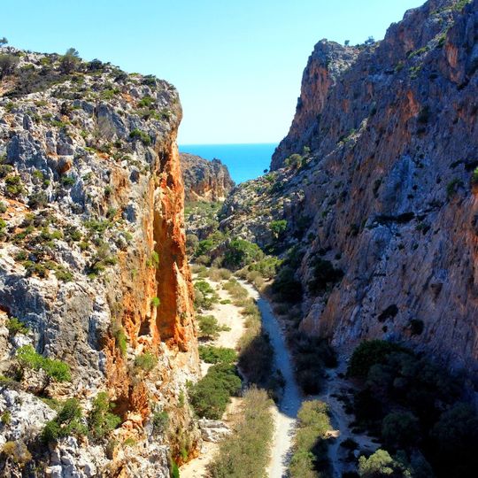Trail to the Agiofarago Beach