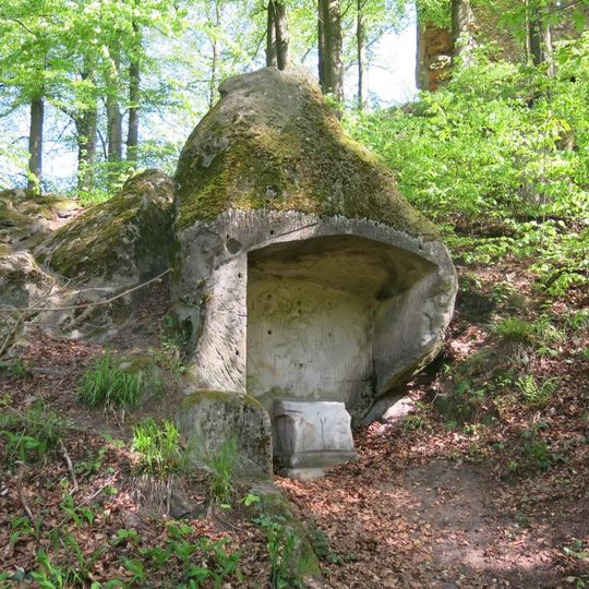 Skalní kaplička poblíž zříceniny hradu ve Svojkově