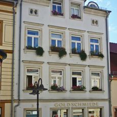 Wohnhaus in geschlossener Bebauung Hauptstraße 3