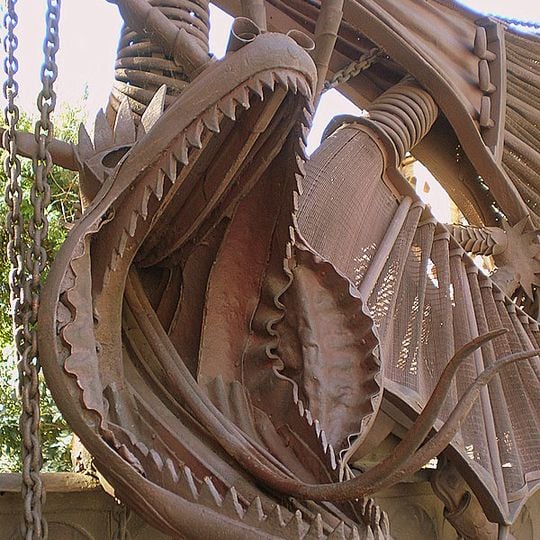 Dragon gate at Pavellons Güell