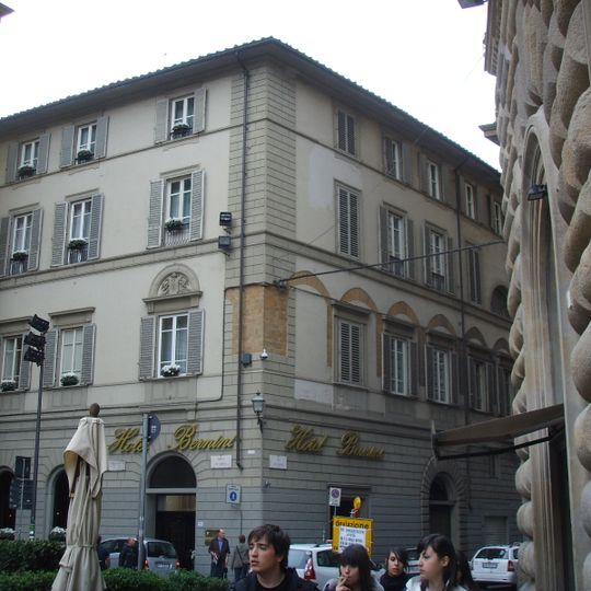 Palazzo Columbia-Parlamento