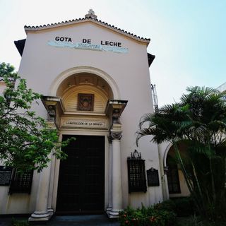 Gota de Leche Building