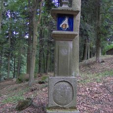 Boží muka na křížové cestě u Kamenice nad Lipou - 14. zastavení