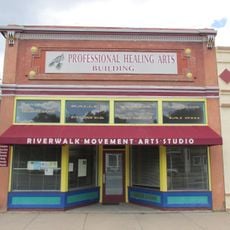 Building at 1214 Bridge