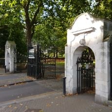 Chelsea Gate To Battersea Park