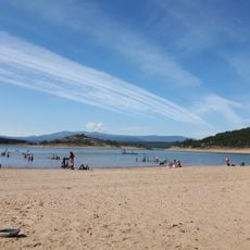 Playa del embalse de Aguilar