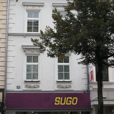 Bürgerhaus mit Stadtmauer