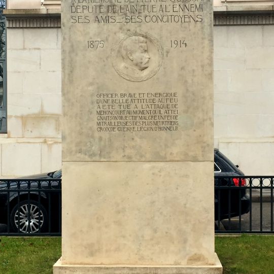 Stèle à Pierre Goujon