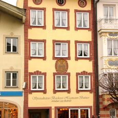 Wohn- und Geschäftshaus