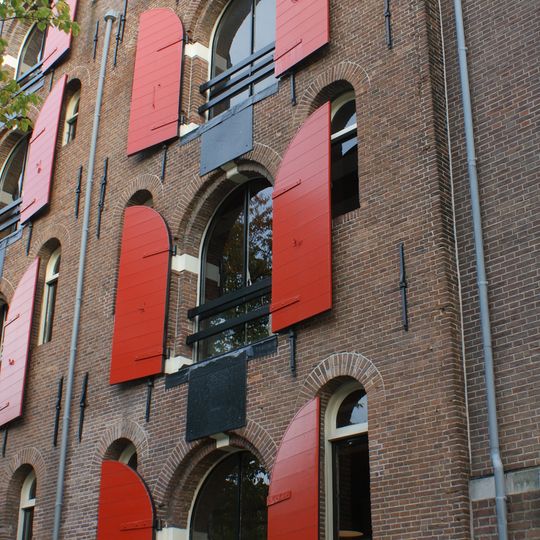 Pakhuis met puntgevel