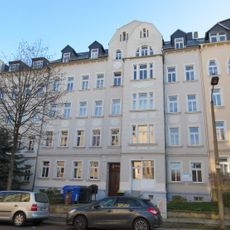 Mietshaus in geschlossener Bebauung mit Vorgarten Franz-Mehring-Straße 28