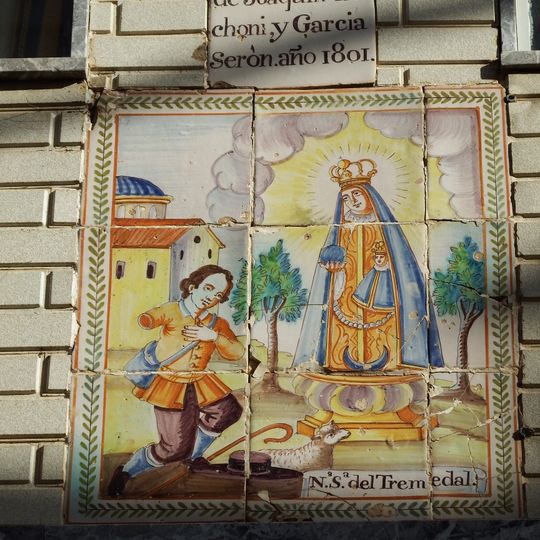 Retablo cerámico de la Virgen del Tremedal