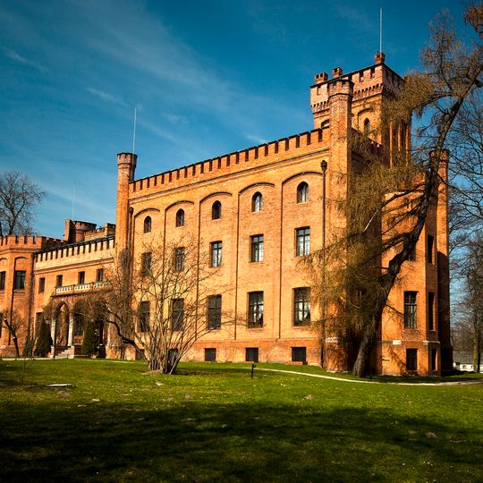 Zespół pałacowo-folwarczny w Rzucewie