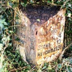 Milepost, Littleworth, SW of Woodseaves