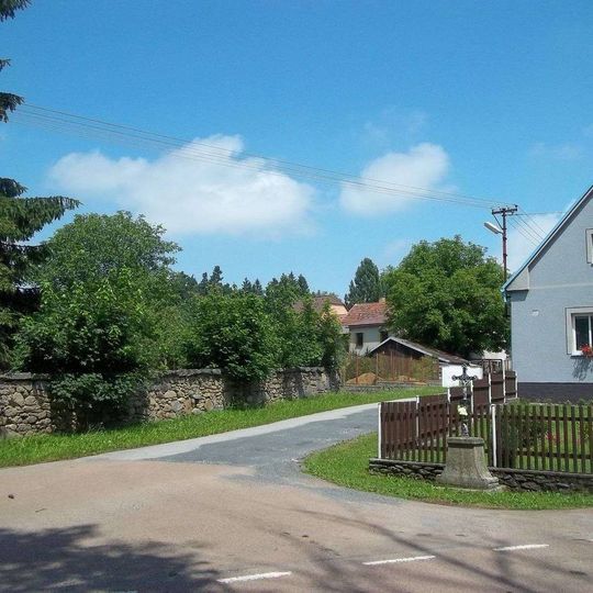 Kříž v Defurových Lažanech