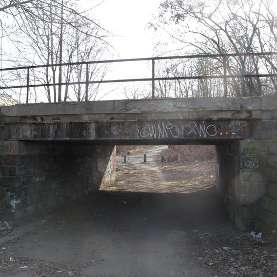 Most železniční vlečky přes ulici Nad kapličkou