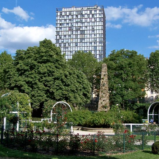 Obélisque du square René-Le Gall