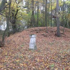 Kříž jižně od Hlohové