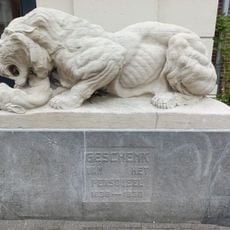 Leeuw en tijger met prooi