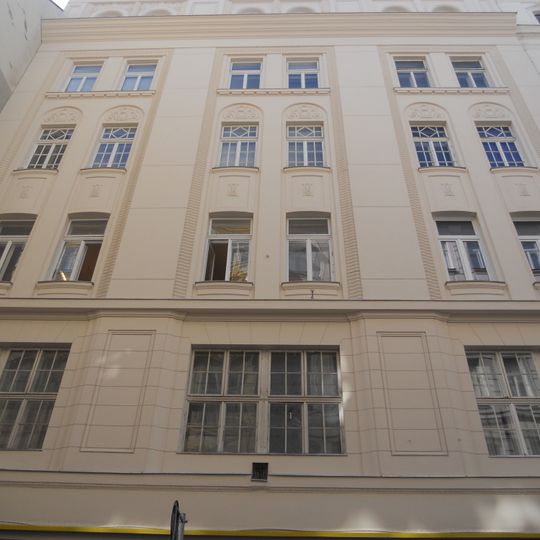 Wohn- und Geschäftshaus