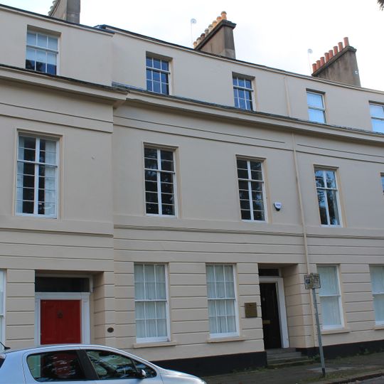 9 Upper Crescent Belfast Co Antrim Bt7 1nt