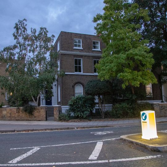 43, Stockwell Park Road Sw9
