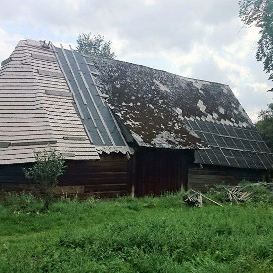 Roubená polygonální stodola