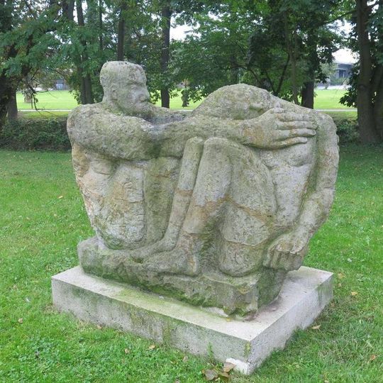 Socha Dva v Labské ulici v Litoměřicích