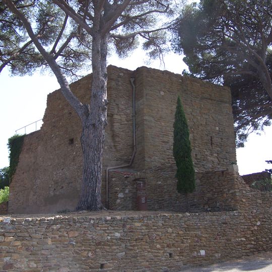 Château des seigneurs de Fos