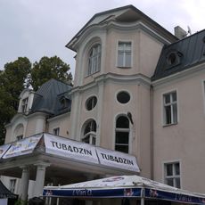 Pałac, Parkowa 23 w Zakrzowie