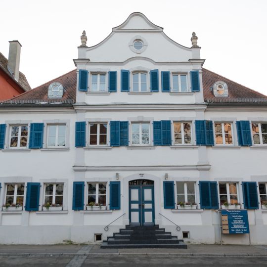 Wohn- und Geschäftshaus