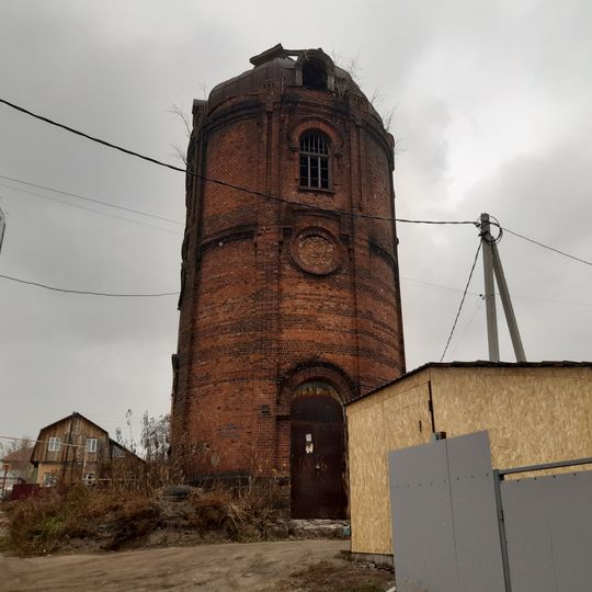 Kommunstroevskaya koʻchasidagi suv minorasi