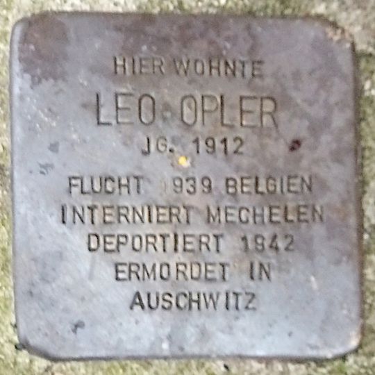 Stolperstein en memoria de Leo Opler