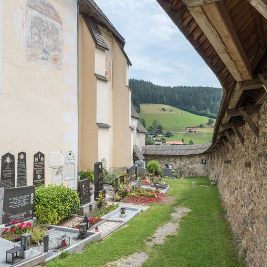 Befestigter Wehrkirchhof, Friedhof