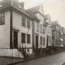 Strandgaten 160 (opphevet fredning)