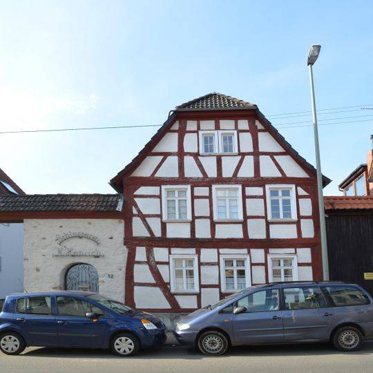 Hauptstraße 12