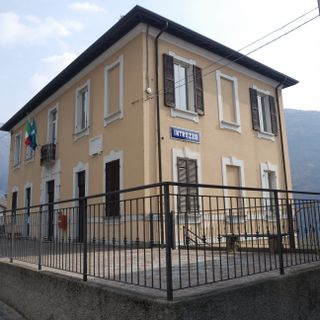 Ex palazzo municipale di Introzzo