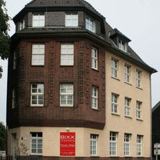Korschenbroicher Straße 3
