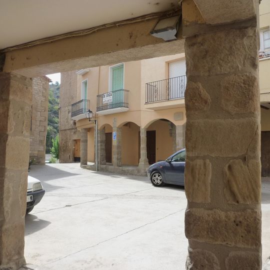 Plaça Major de Castellfollit de Riubregós