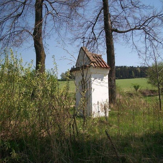 Kaplička u Pořína u místní komunikace