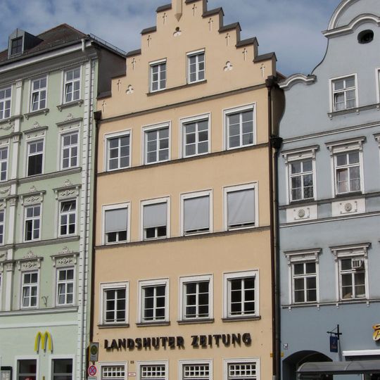 Wohn- und Geschäftshaus