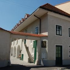 Bürgerhaus, Josef Matthias Hauer-Haus