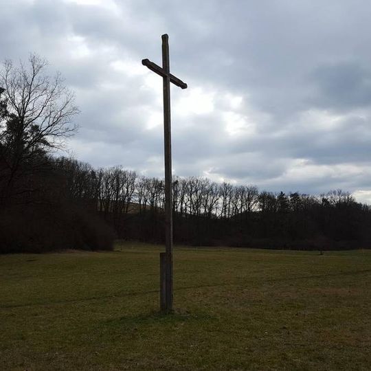 Kříž v lokalitě Valcha severovýchodně od Praskoles