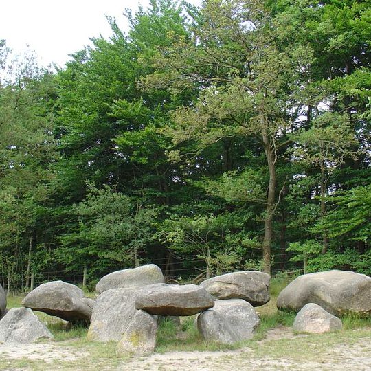 Dolmen D1