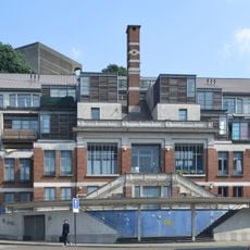 Ancienne piscine de la Broucheterre