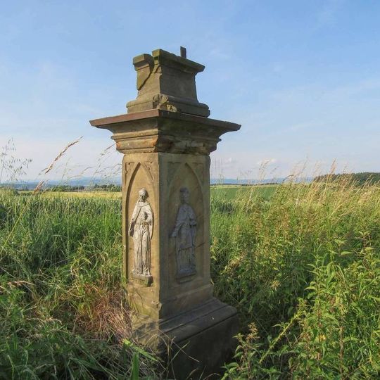 Torzo kříže u Pateřína vedle polní cesty