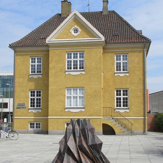 Den Gule Villa