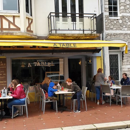 Restaurant A Table