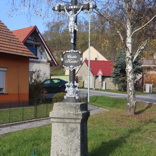 Kříž na křižovatce ve Vladislavi