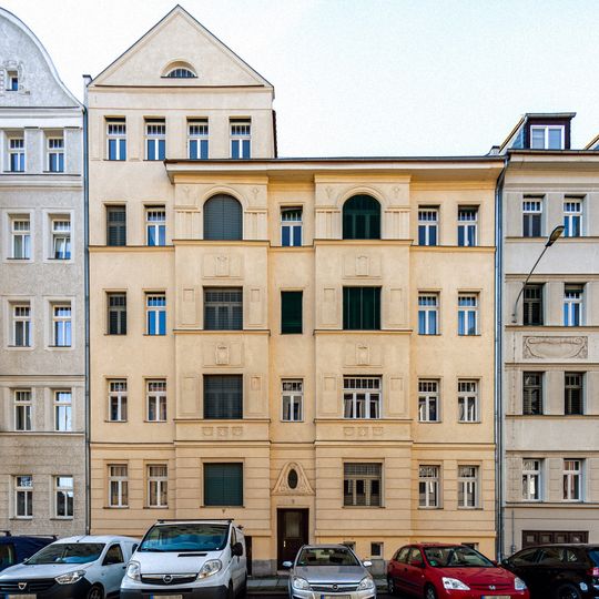 Etkar-André-Straße 7